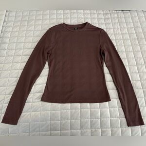 Ribbed long sleeve brown top